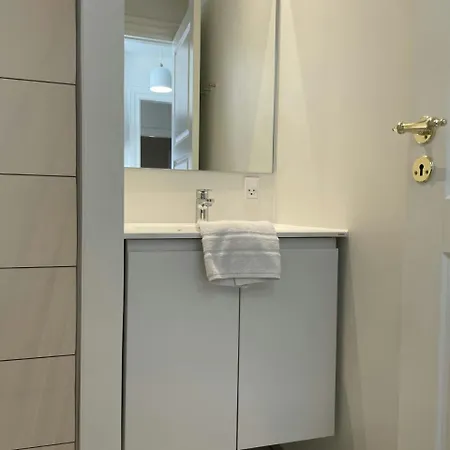 Appartement And Spacious For 4 *